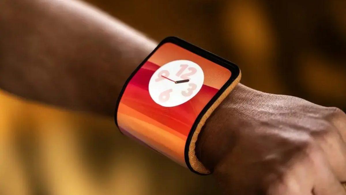 Motorola, Sarıp Sarıp Kullanabileceğimiz Kıvrılabilir Telefonunu Tanıttı!