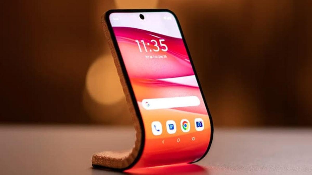 Motorola, Sarıp Sarıp Kullanabileceğimiz Kıvrılabilir Telefonunu Tanıttı!