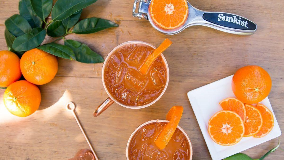 Amerikalıların Kahvaltıda Neden Portakal Suyu İçtiğini Öğrenince “Kapitalizmin Kuklası Olmuşuz.” Diyeceksiniz