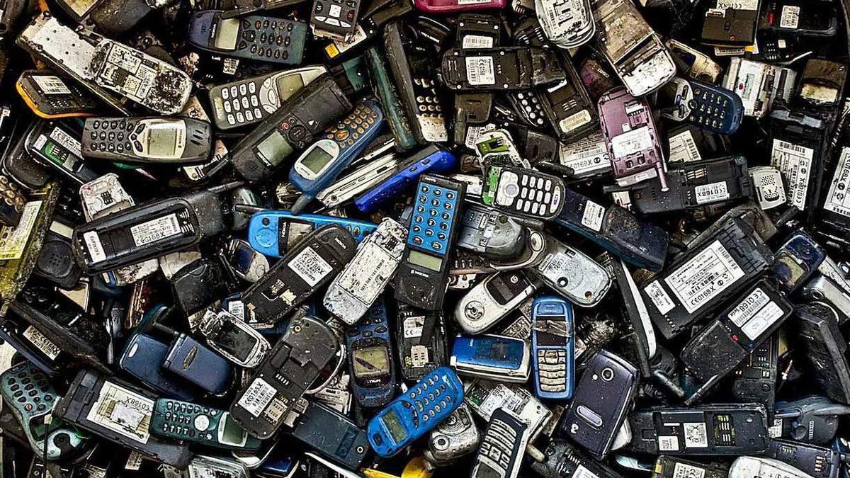 Tüketim Çılgınlığının Bir Sonucu Olarak Elektronik Atıklar Konusunda Tehlike Sinyalleri Çalıyor! Önüne Geçmek İçin Neler Yapabiliriz?