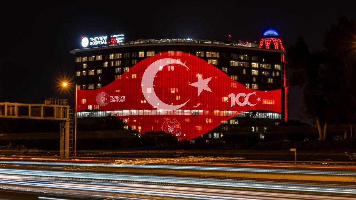 Cumhuriyetimizin 100. Yılı İçin Dünyadan Gelen Tebrikler ve Bayrağımızın Yansıtıldığı Yapılar