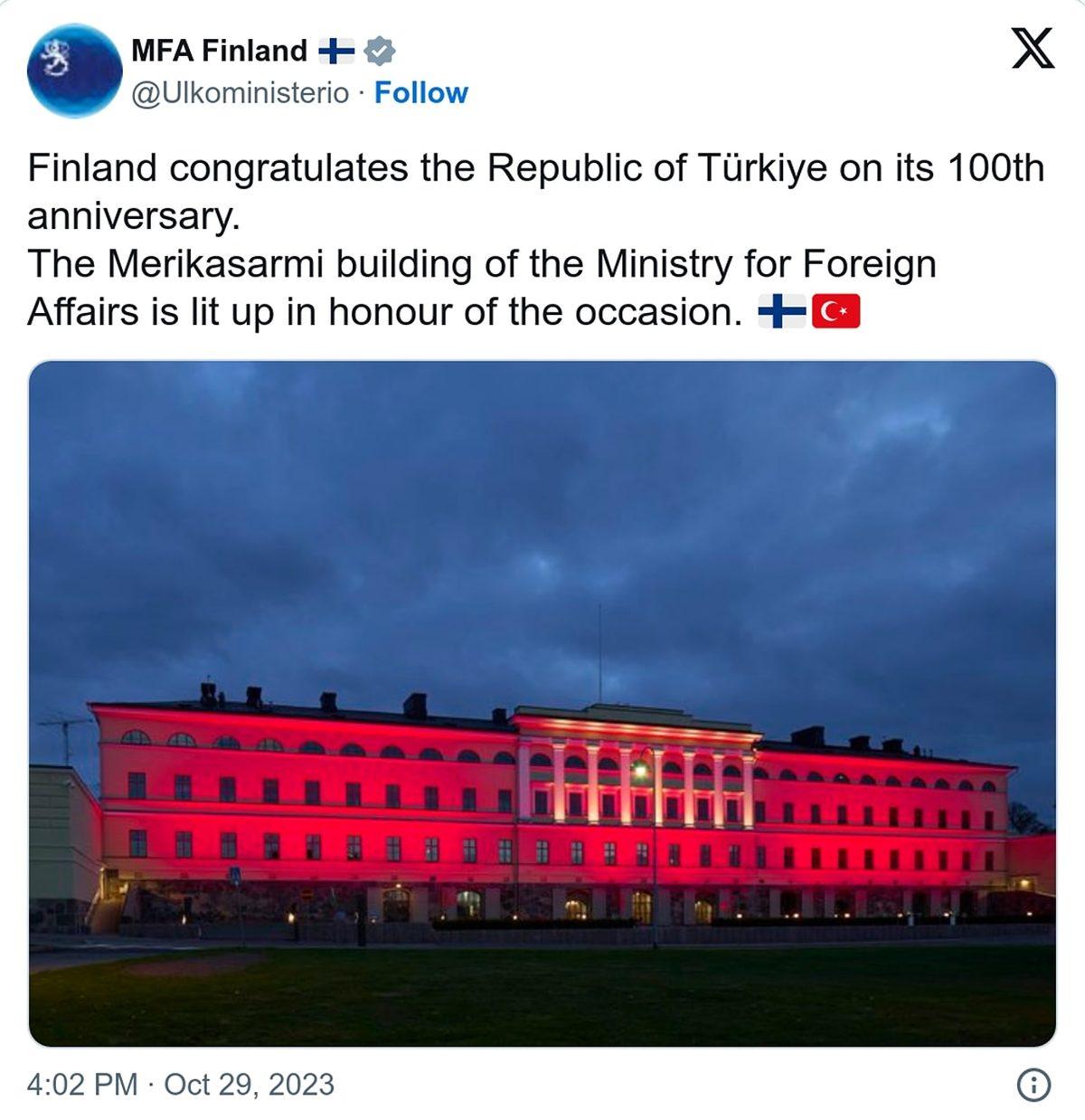 Cumhuriyetimizin 100. Yılı İçin Dünyadan Gelen Tebrikler ve Bayrağımızın Yansıtıldığı Yapılar