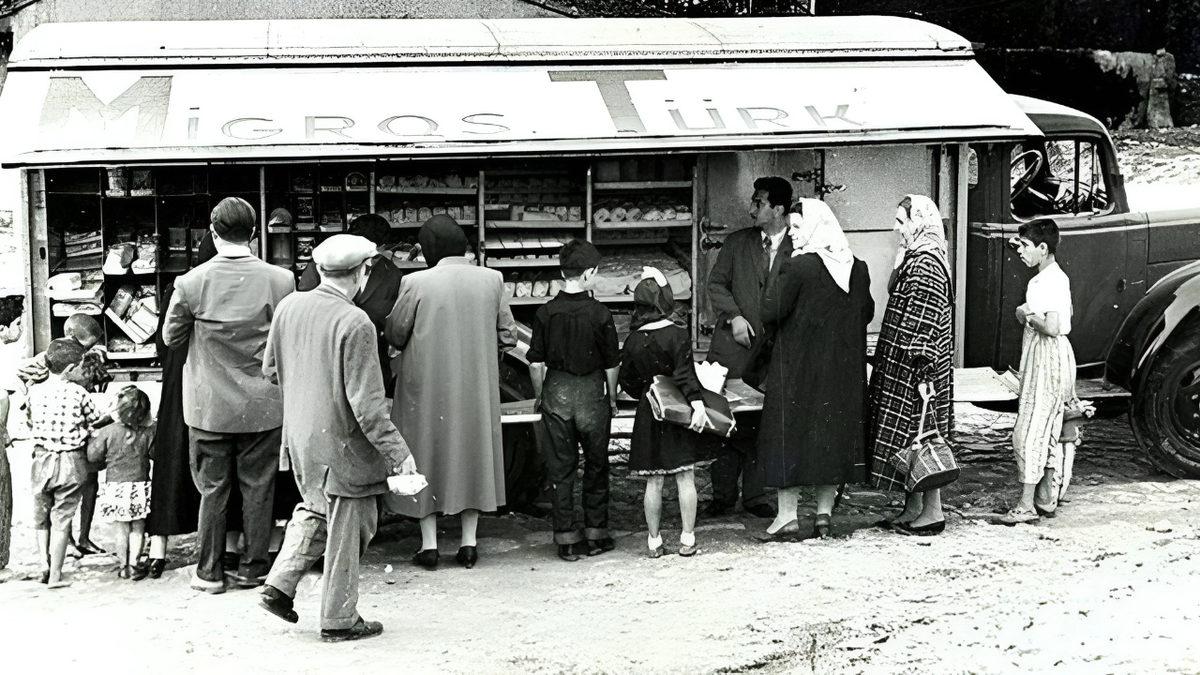 İsviçre’de İlk Kurulduğunda Kamyonlarla Mahalle Mahalle Gezen Migros’un Türkiye’ye Kadar Uzanan Kuruluş Hikâyesi