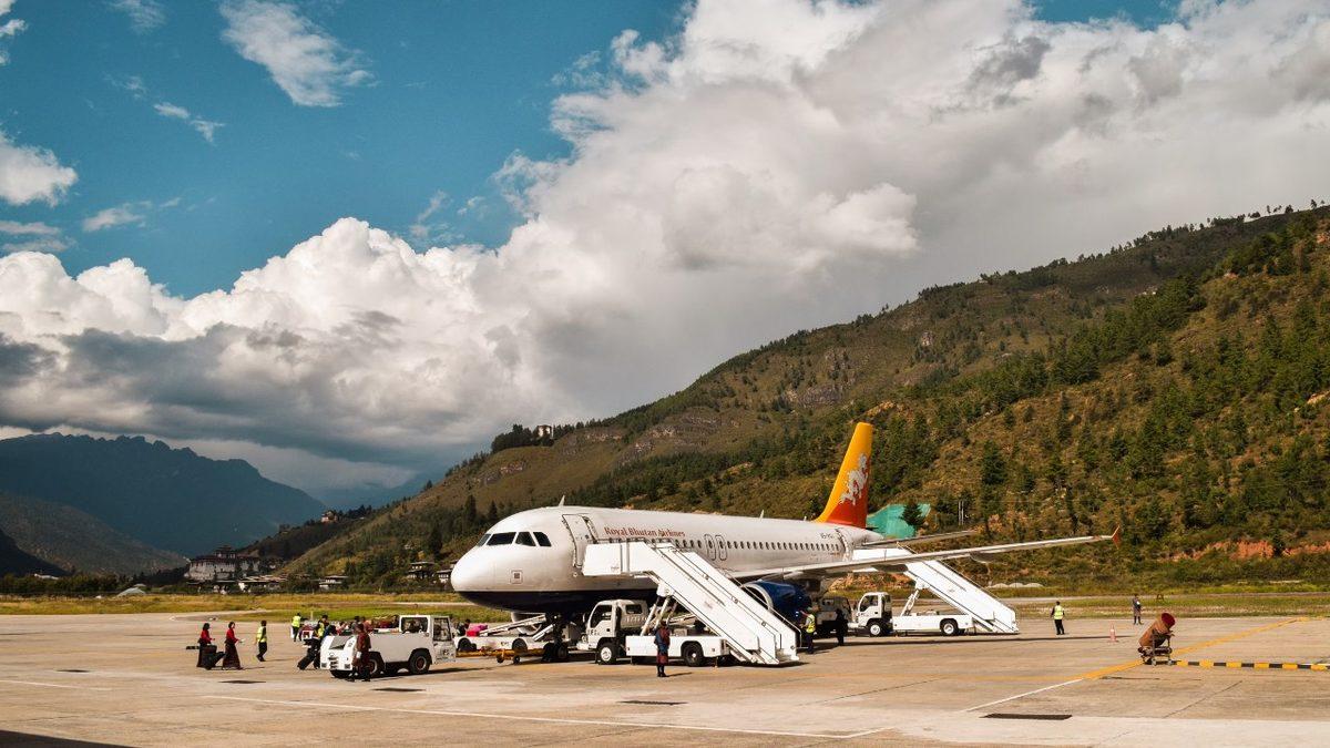 Yalnızca 24 Pilotun İniş Yapmasına İzin Verilen Bu İlginç Havaalanını Diğerlerinden Ayıran Şey ne?