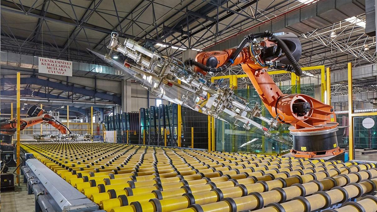 Dünyanın Camını Üreten Şişecam’ın Bir Avuç Kumla Başlayan İlham Verici Hikâyesi