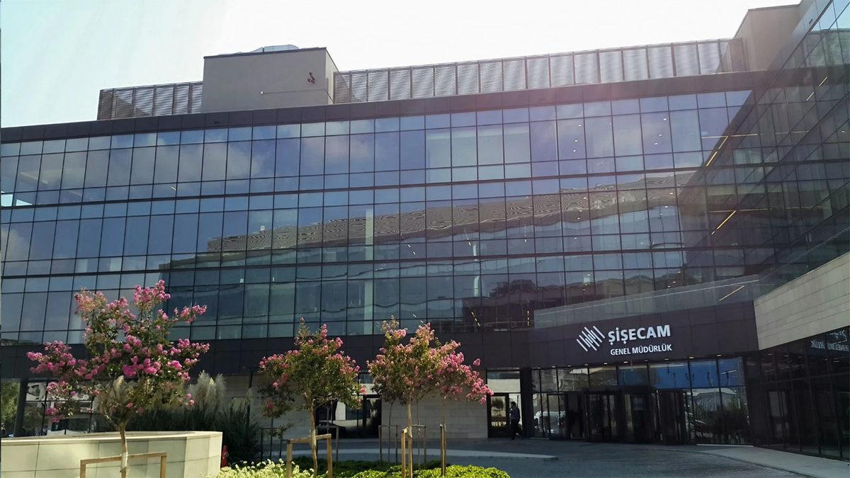 Dünyanın Camını Üreten Şişecam’ın Bir Avuç Kumla Başlayan İlham Verici Hikâyesi