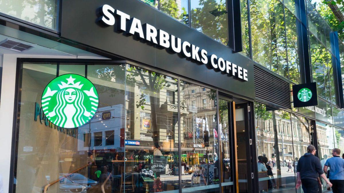 Dünyanın Dört Bir Yanında Uzun Kuyruklar Oluşturan Starbucks’ın, Avustralya’da Sinek Avlamasının Sebebi Nedir?