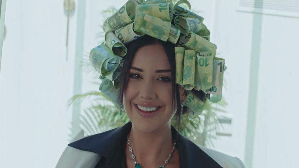 Psikologlara Sorduk: “Sonradan Görme” Denilen Dilan Polat Gibi Fenomenlerin Davranışlarının Ardında Neler Yatıyor Olabilir?