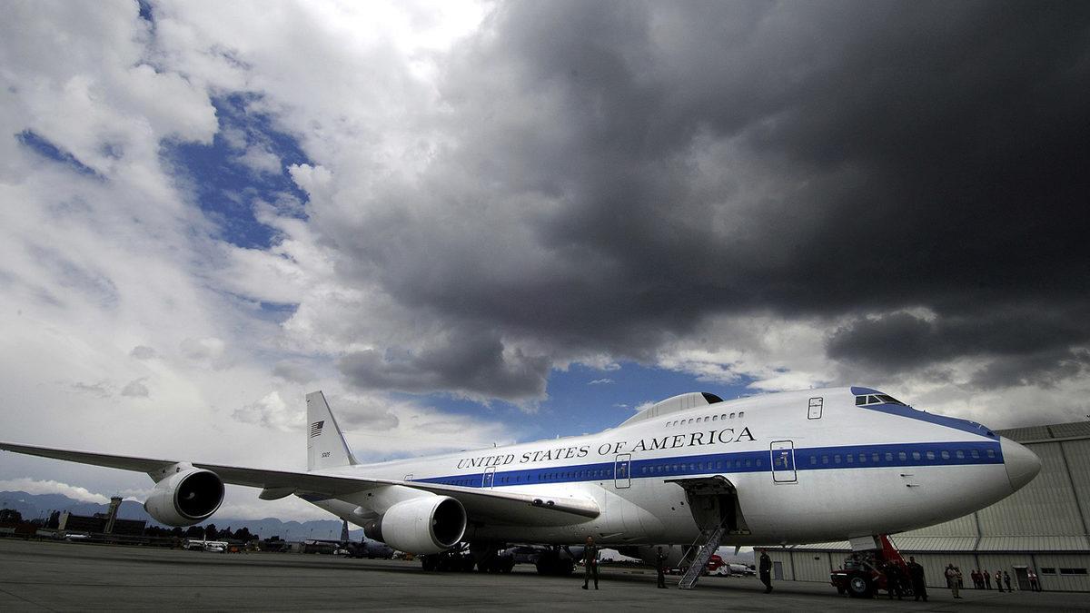 Amerika’nın Büyük Felaketlerde Kaçabilmek İçin Tasarladığı Kıyamet Uçağı’nın Benzersiz Özellikleri: Tam 3,5 Milyar Dolar Değerinde!