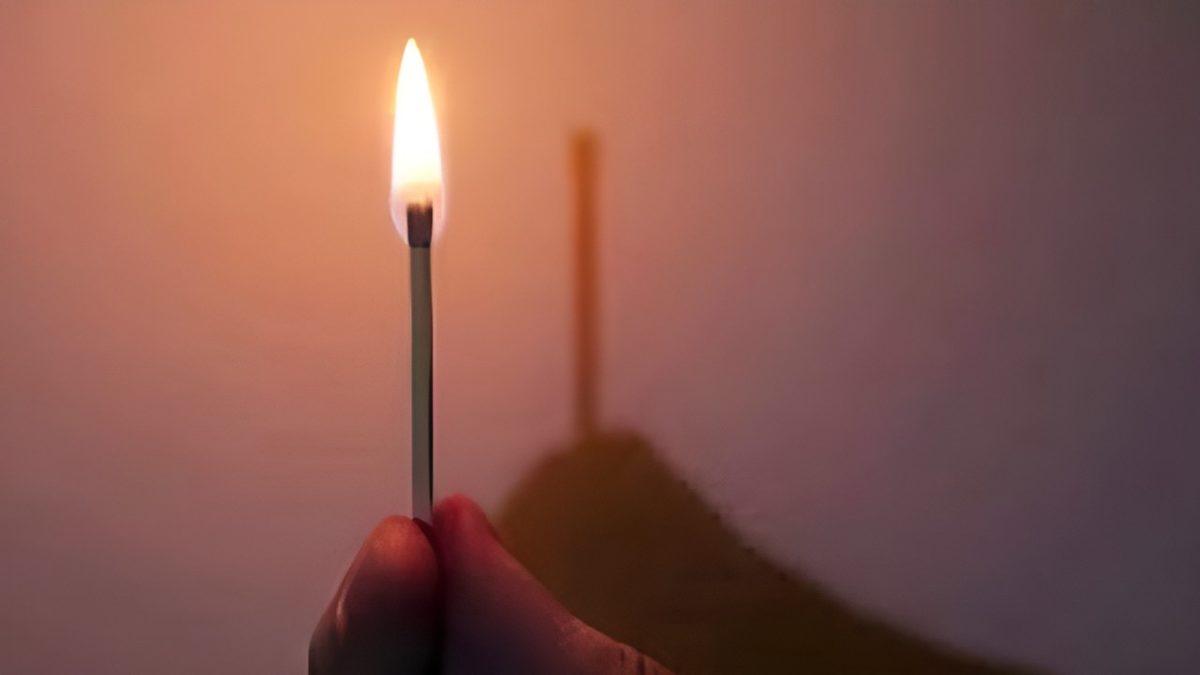 Neredeyse Tüm Cisimlerin Gölgesi Varken Ateşin Gölgesi Neden Yoktur?