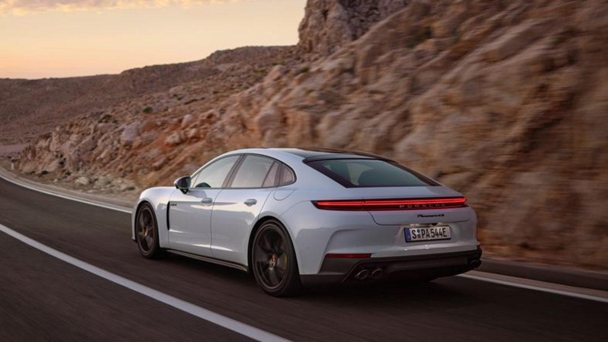 2024 Porsche Panamera’nın Yeni Hibrit Seçenekleri Açıklandı: 540 Beygirlik Canavara Dönüştü!
