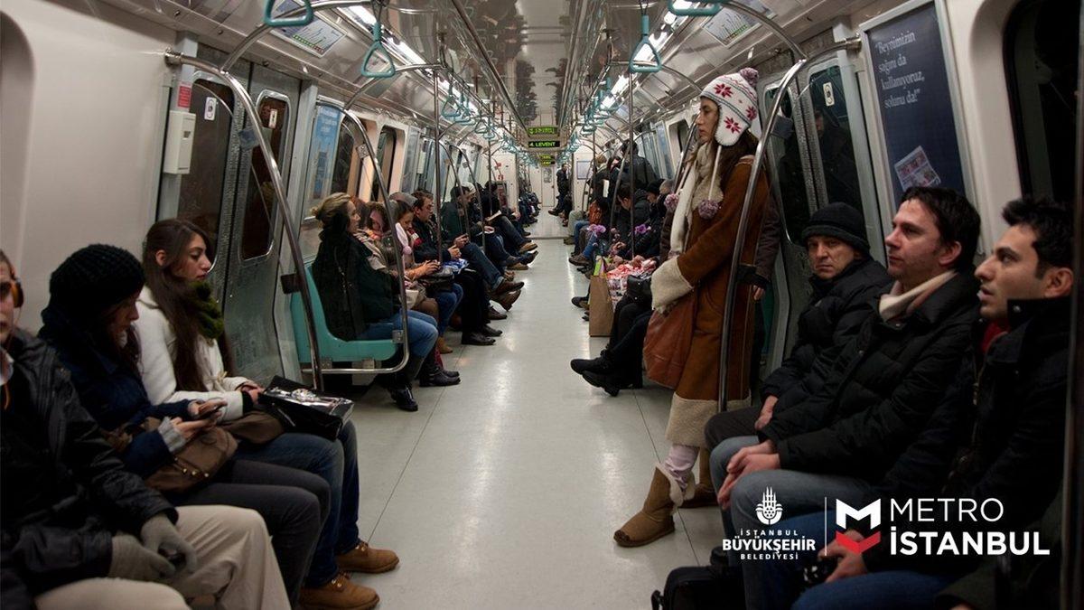 Metrolarda Koltuk Düzeni Neden Otobüslerdeki Gibi Arka Arkaya Değil de Yan Yana? Sebepleri Enteresan!