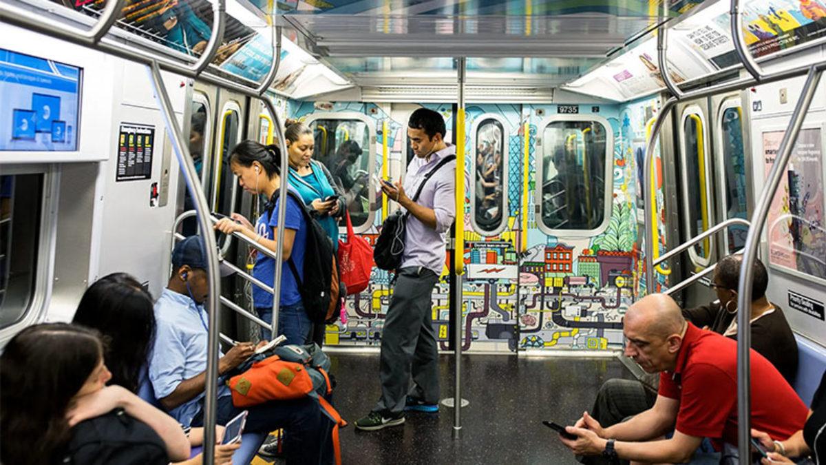 Metrolarda Koltuk Düzeni Neden Otobüslerdeki Gibi Arka Arkaya Değil de Yan Yana? Sebepleri Enteresan!