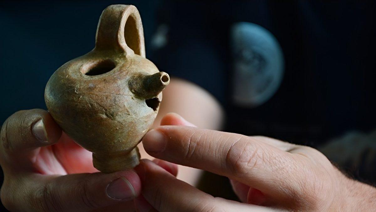 Biberon, Süper Emici Bez Gibi Pratik Ürünlerin Olmadığı Antik Çağ’da Bebek Bakımı İçin Kullanılan İlginç Ürünler