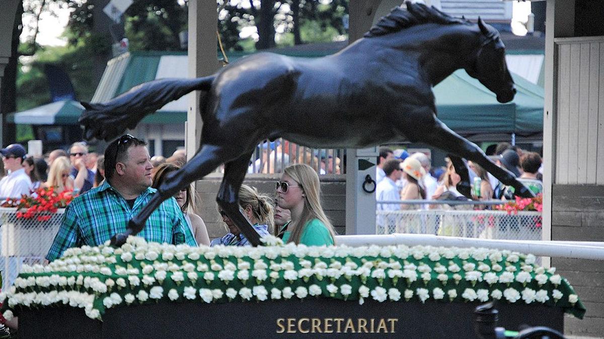 2 Tanesi Türkiye’den: Çok Sayıda İnsanın Sevgisini Kazanıp Heykelleri Dikilen Hayvan Dostlarımız ve Kalbinize Dokunacak Öyküleri