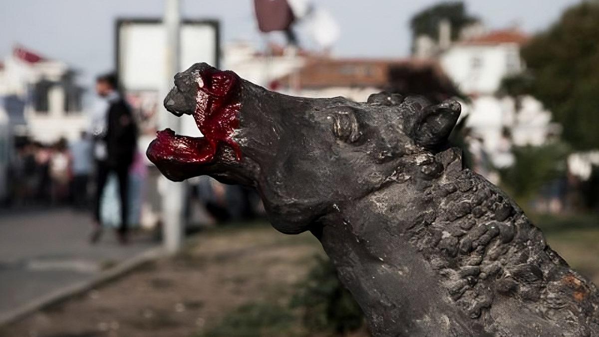 2 Tanesi Türkiye’den: Çok Sayıda İnsanın Sevgisini Kazanıp Heykelleri Dikilen Hayvan Dostlarımız ve Kalbinize Dokunacak Öyküleri