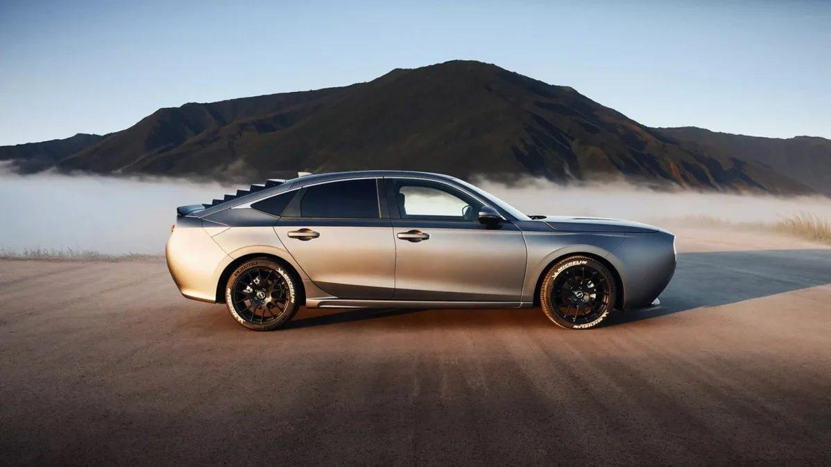 Dodge Görünümlü Honda: Civic, Baştan Aşağı Modifiye Edilerek Challenger’a Dönüştürüldü