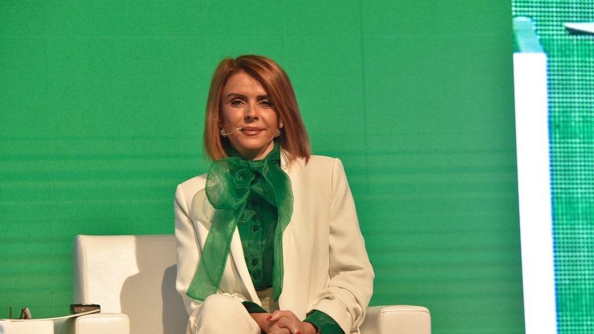 Mercedes ve Audi Gibi Otomobillerin Koltuklarında İmzası Bulunan Başarılı Türk Kadını Sultan Tepe’yle Tanışın!