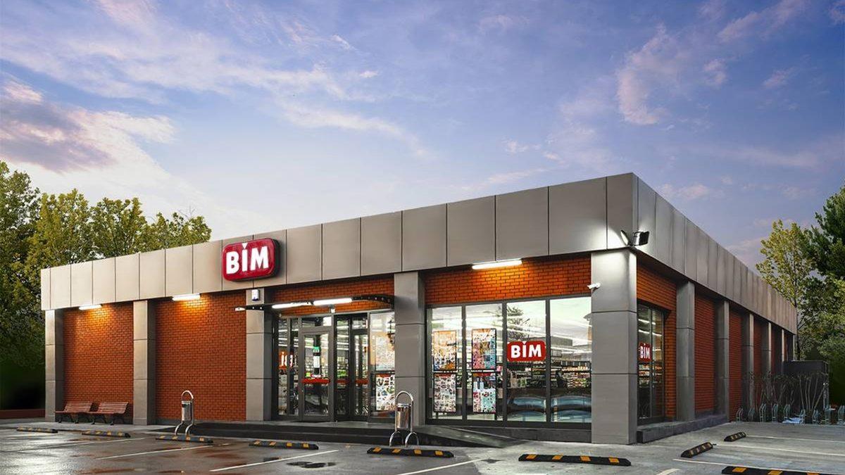 Sokaklarda Anamızdan, Babamızdan Çok Gördüğümüz BİM’in Kuruluş Hikâyesi: Aslında Başka Ülkelerde de Mağazaları Var!