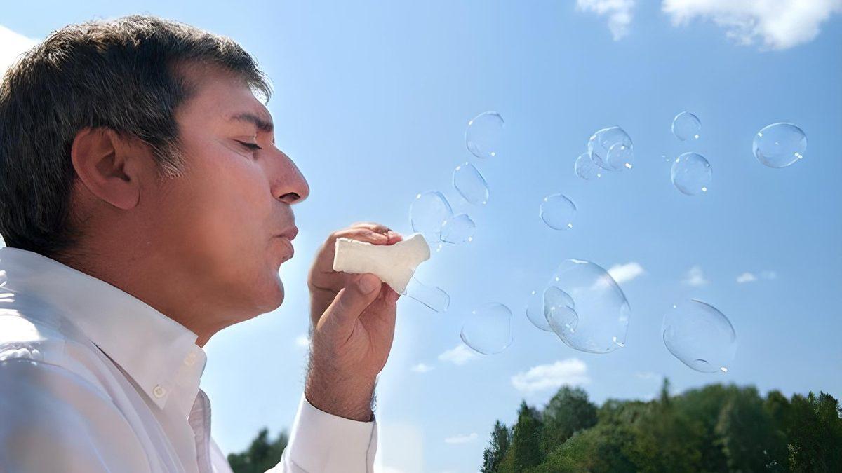 Netflix Belgeseliyle Gündemde: Tedavi Adı Altında Hastalarının Boğazlarına Pipetten Farksız Plastikler Yerleştiren Korkunç Cerrah