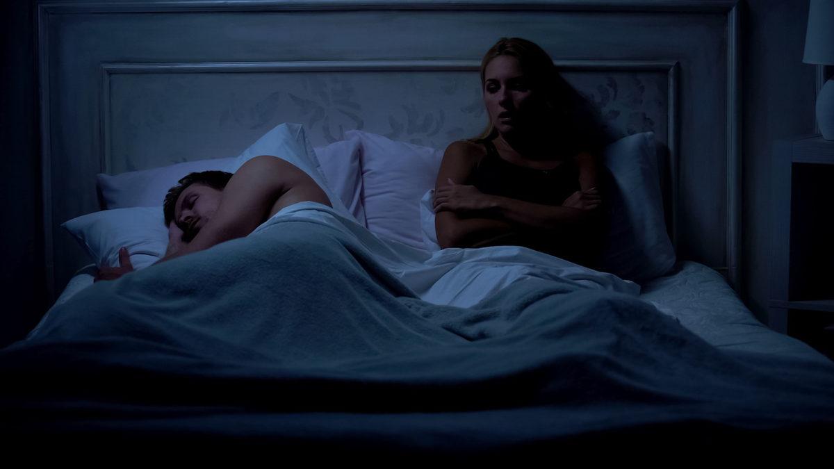 Uyurgezer Birini Farkında Olmadan Cinsel İlişkiye Yönelten 