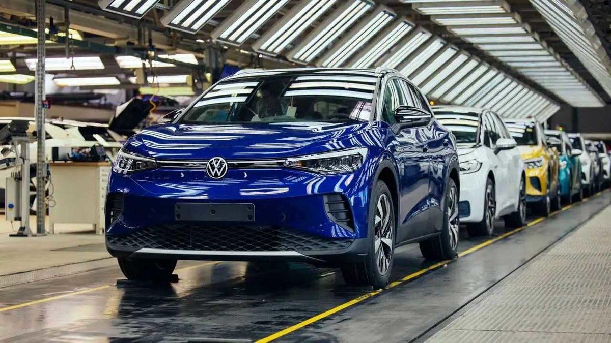“Ucuz Elektrikli Otomobil” Volkswagen’in Elinde Patladı: ID.3’ün Üretimi Durduruluyor