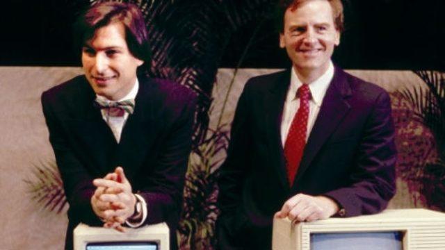 Steve Jobs İlk Macintosh’u Tanıtıyor