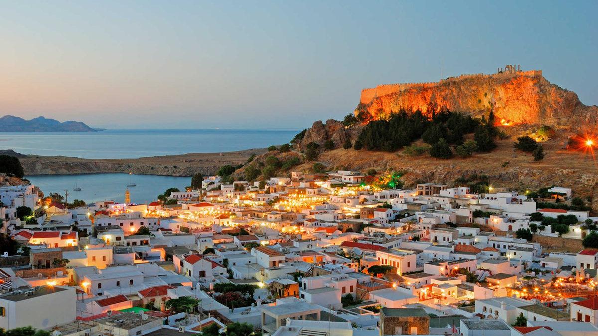 Vizenin Kalkacağı Yunan Adalarından iPhone 15 Alıp Bir de En Kralından Günübirlik Tatil Yapsak Bize Kaça Patlar?