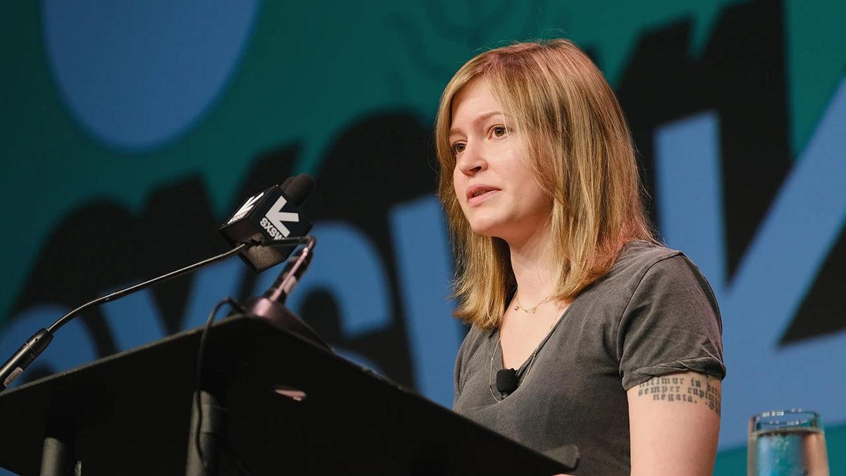 Dakikalarca Taksi Beklerken 