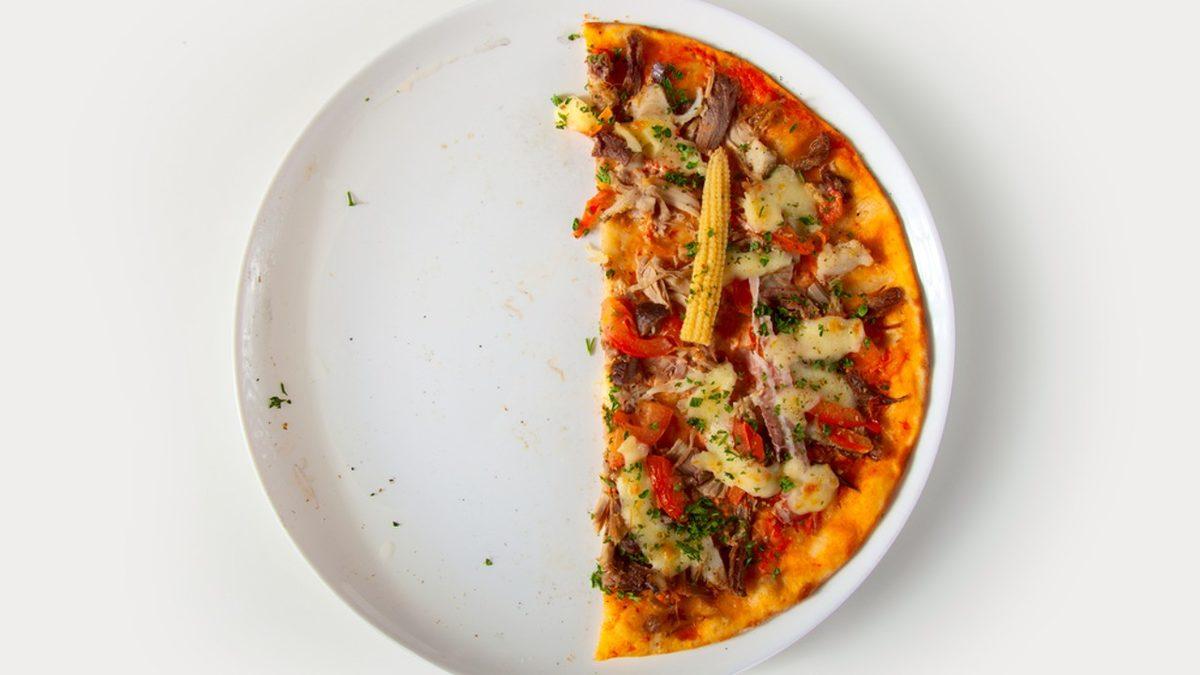 ”Nasıl Yani?” Diyeceksiniz: Yüzün Tek Tarafını Tıraş Edip, Tek Tarafına Makyaj Yapmaya Sebep Olan İhmal Sendromu