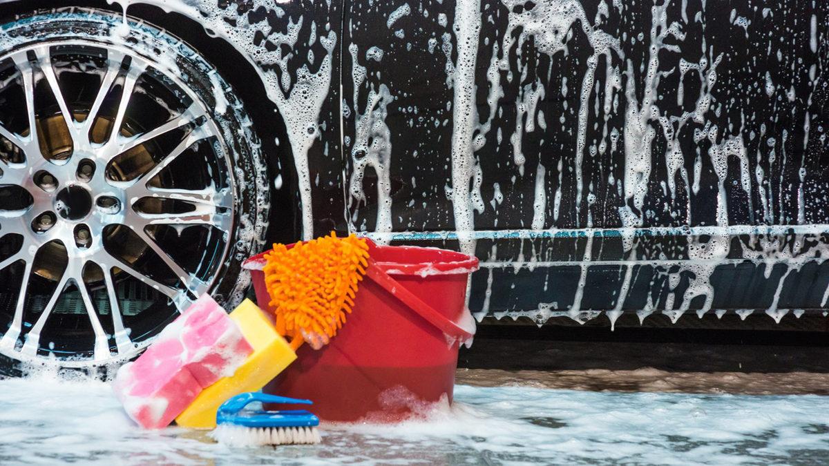 “Kendi İşimi Kendim Görürüm.” Diyenler İçin: Aracınızı Yıkarken Dikkat Etmeniz Gereken Önemli Noktaları Anlattık