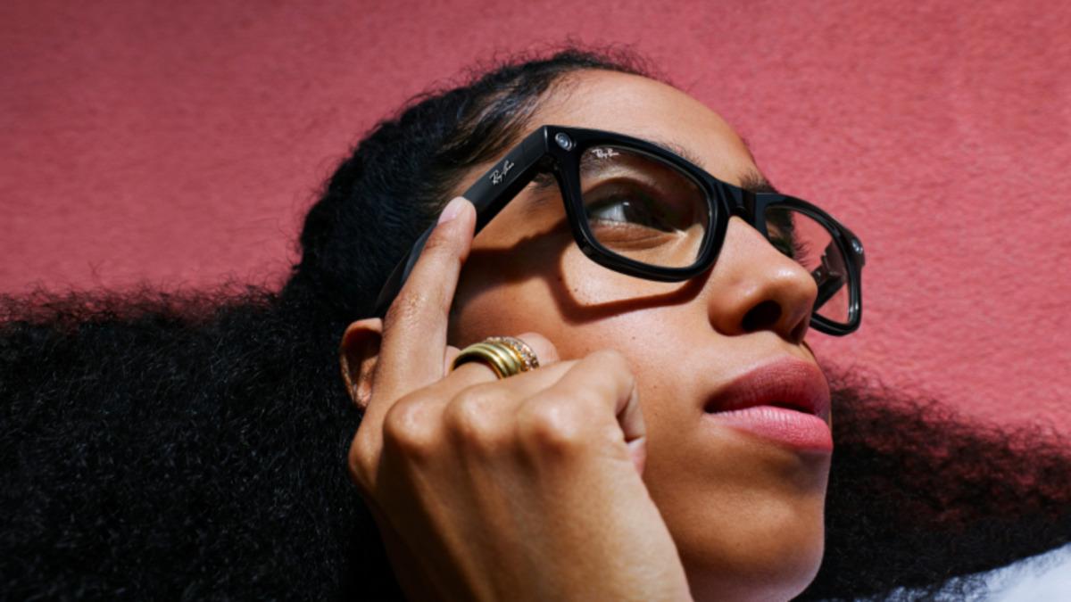 Meta, Ray-Ban ile Geliştirdiği Akıllı Gözlüğünü Gerçekten Akıllı Hâle Getirecek Yapay Zekâ Güncellemesini Duyurdu