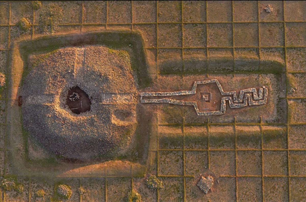 Türk Tarihinde Bir İlk: Üzerinde Göktürk Kağanının Yüzünün Olduğu Bir Toka Bulundu