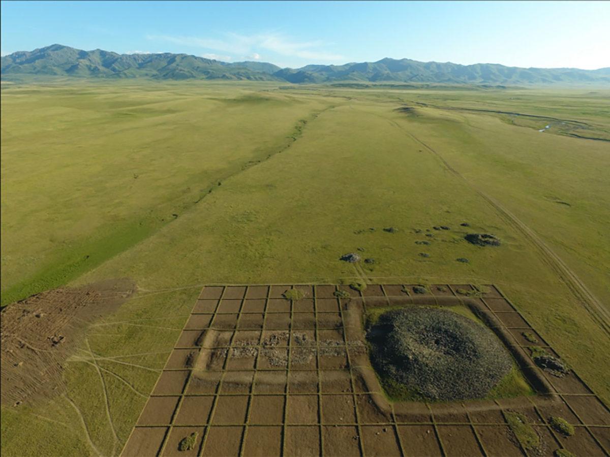 Türk Tarihinde Bir İlk: Üzerinde Göktürk Kağanının Yüzünün Olduğu Bir Toka Bulundu