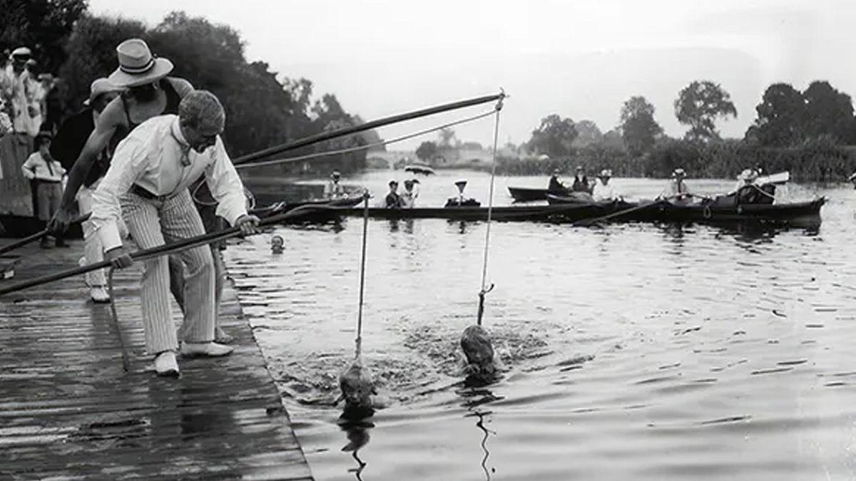 Bazıları Fazla Hassas: Zaman Makinesine Binip Geçmişe Yolculuk Yapmışsınız Hissi Verecek 30 Tarihî Fotoğraf
