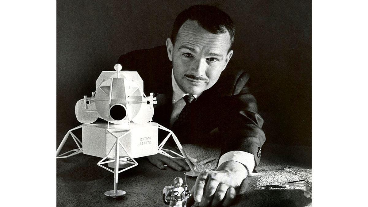 Ay’a Gömülen İlk ve Tek İnsan Olan Eugene Shoemaker’ın Buna Layık Görülmesinin Sebebi Neydi?