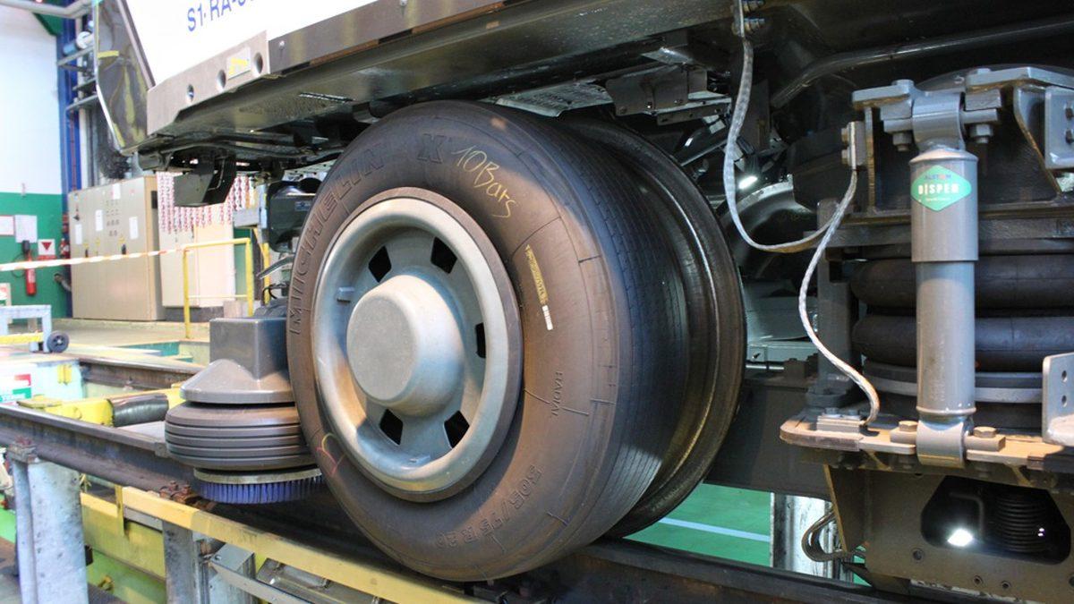 Tren Tekerlerinin Diğer Araçlardan Farklı Tasarlanmasının Dâhiyane Sebebi: Şekli Böyle Olmasa Raydan Çıkardık!