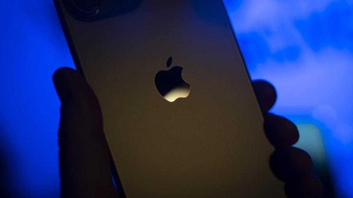 Bir Lise Öğrencisi, Gizemli Bir Cihazla Okulundaki Tüm iPhone’ları Hack’ledi