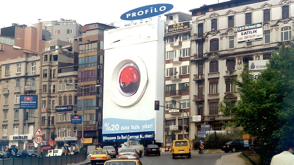 Türkiye Sokaklarında İnsanlara Dönüp Bir Daha Baktıran Aşırı Yaratıcı Reklamlar