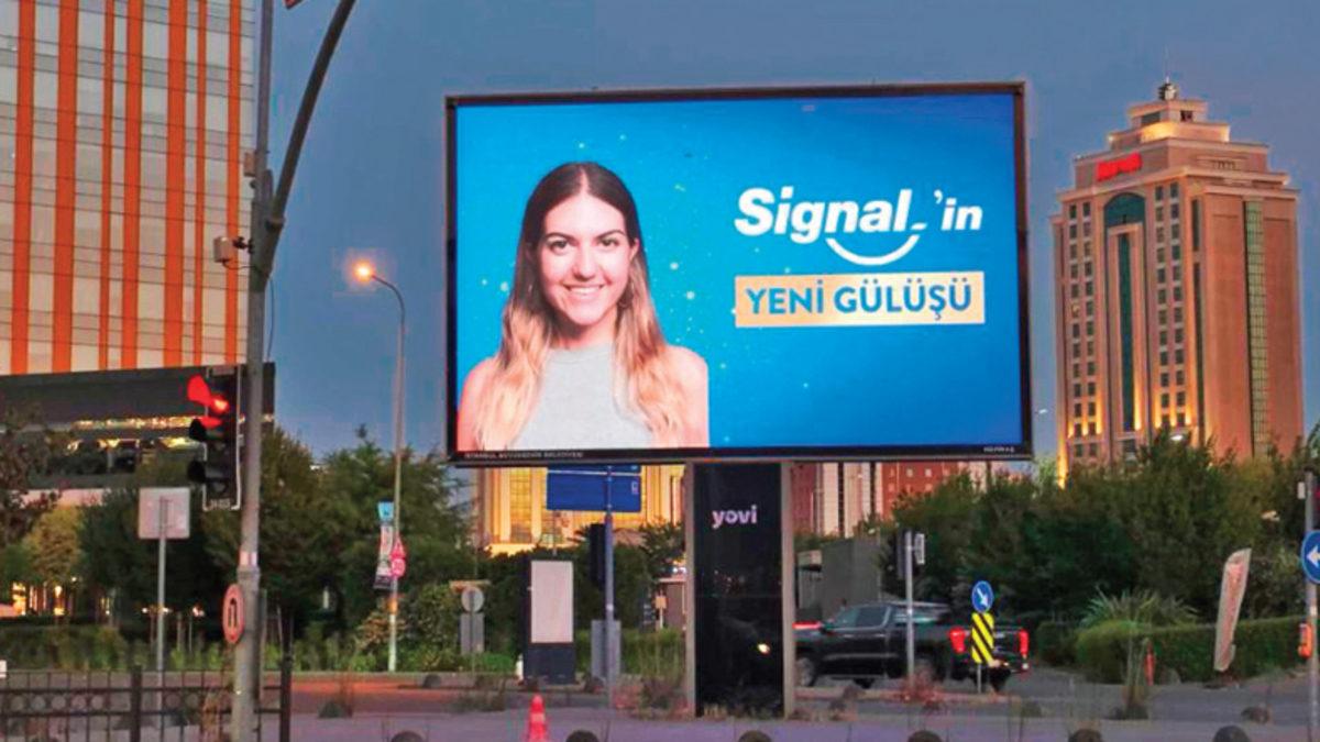 Türkiye Sokaklarında İnsanlara Dönüp Bir Daha Baktıran Aşırı Yaratıcı Reklamlar