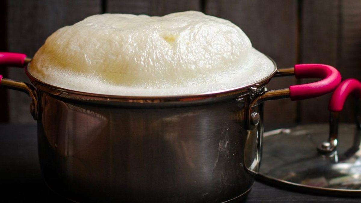 Keşke Suyu Örnek Alsa: Kaynatılan Süt, Başında Dikilmemizi Gerektirecek Kadar Neden Aniden Taşar?