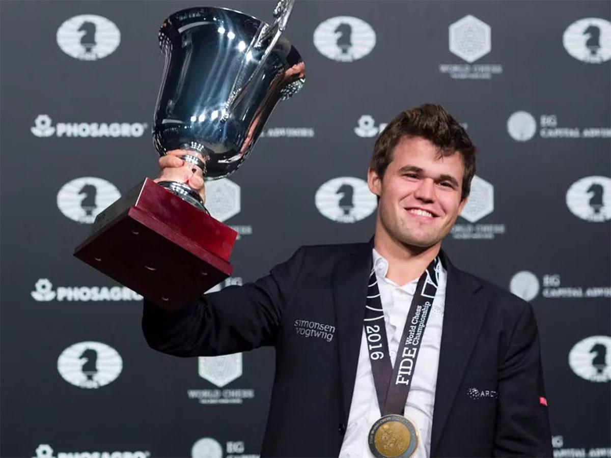 Genç Yaşta Efsane: Satranç Tahtasının Sihirbazı Magnus Carlsen’in Başarı Dolu Hayatını Okuyunca Zekâsını Ayakta Alkışlayacaksınız