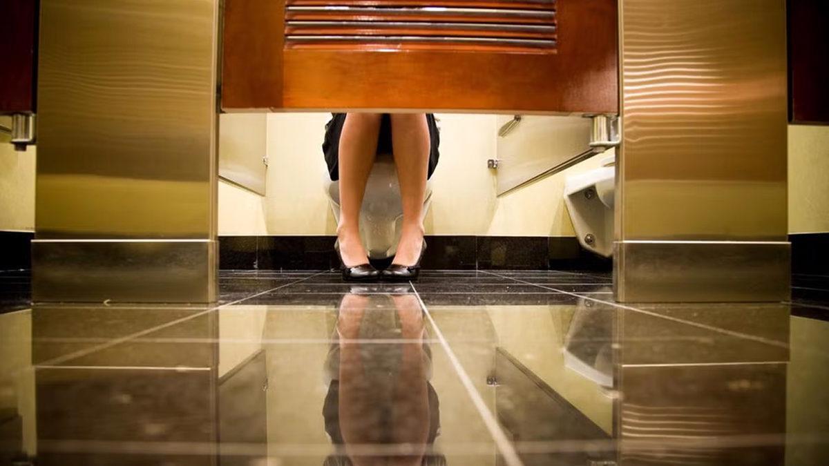 Umumi Tuvaletlere Girdiğinizde Aklınızda Beliren 