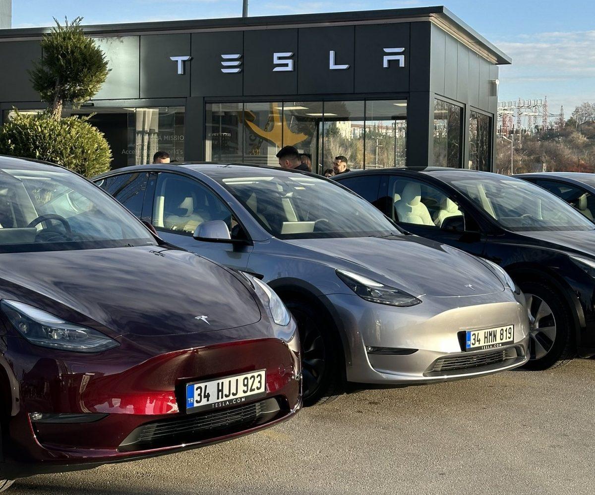 Tesla, Türkiye’deki İlk Fiziksel Mağazasını Açtı (Hayır, İstanbul’da Değil)
