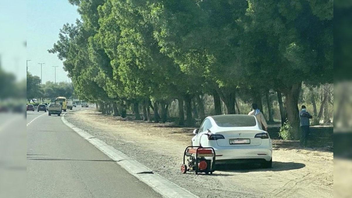 Tesla Gibi Elektrikli Araçları Benzin Sayesinde Kullanabilmenin İlginç Yöntemi