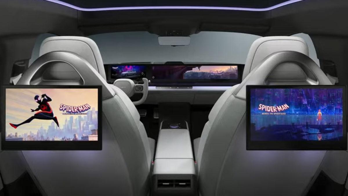 Sony, PlayStation 5’in Oyun Kolu DualSense ile Gerçek Otomobil Sürdü [Video]