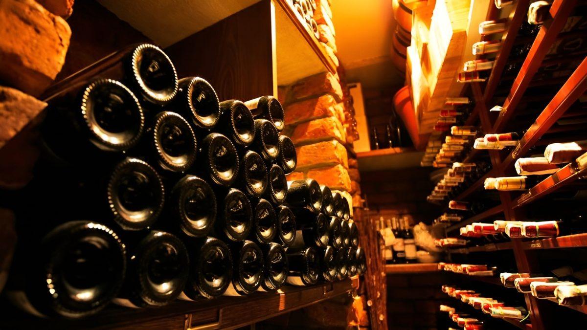 Şarap Şişelerinin Alt Kısmı Neden Düz Değil de İçe Doğru Bombelidir?