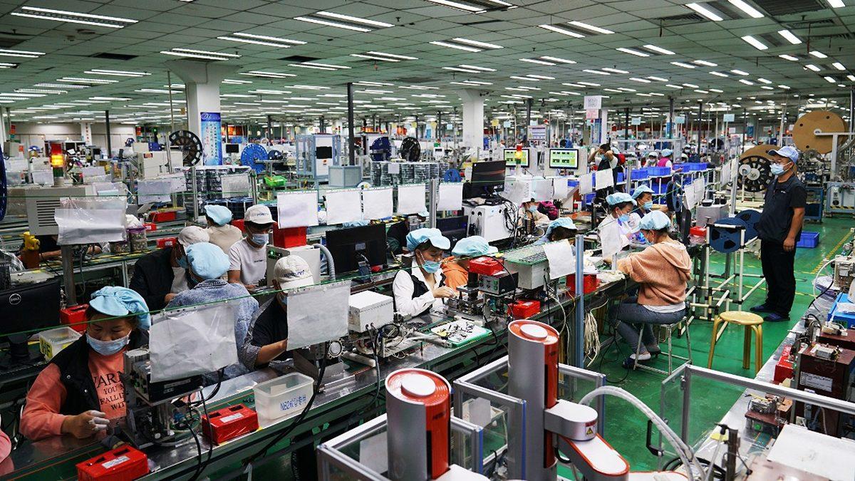 iPhone İmalatı İçin Halkını Köle Gibi Çalıştırması Eleştirilen Çinli Dev Şirket: Foxconn