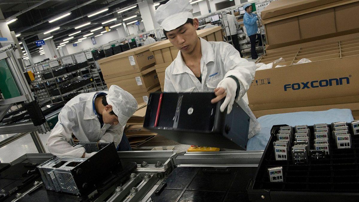 iPhone İmalatı İçin Halkını Köle Gibi Çalıştırması Eleştirilen Çinli Dev Şirket: Foxconn