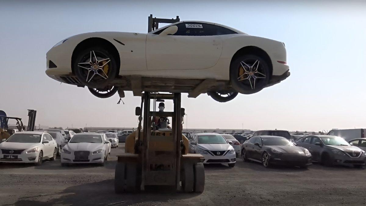 Dubai’de Her Yıl Binlerce Lüks Araç Neden Terk Ediliyor? Sebebi Zenginlik Değil!